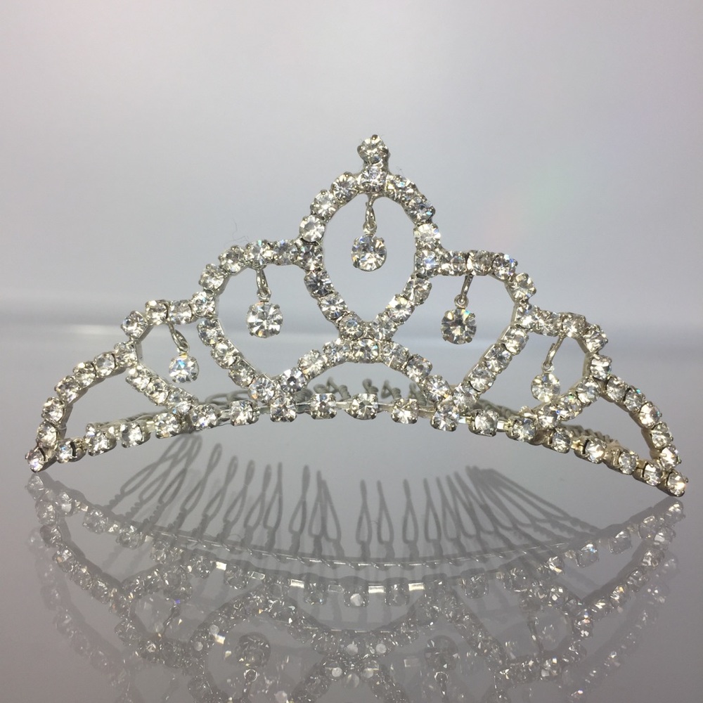 Tiara hair accessory